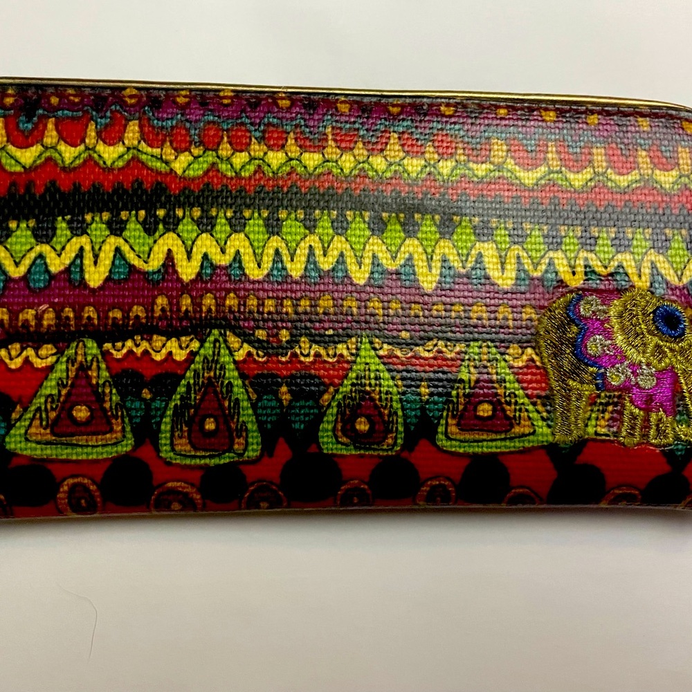 Sakroots wallet. Beautiful colors Embroidered elephant. Well loved 🥰